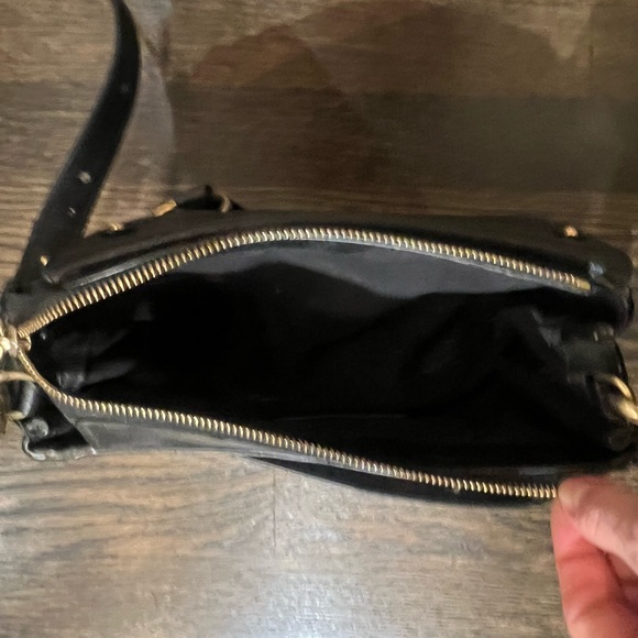 See By Chloe Phill Leather Crossbody Bag Black With Gold Accents Designer Bag - Picture 8 of 9